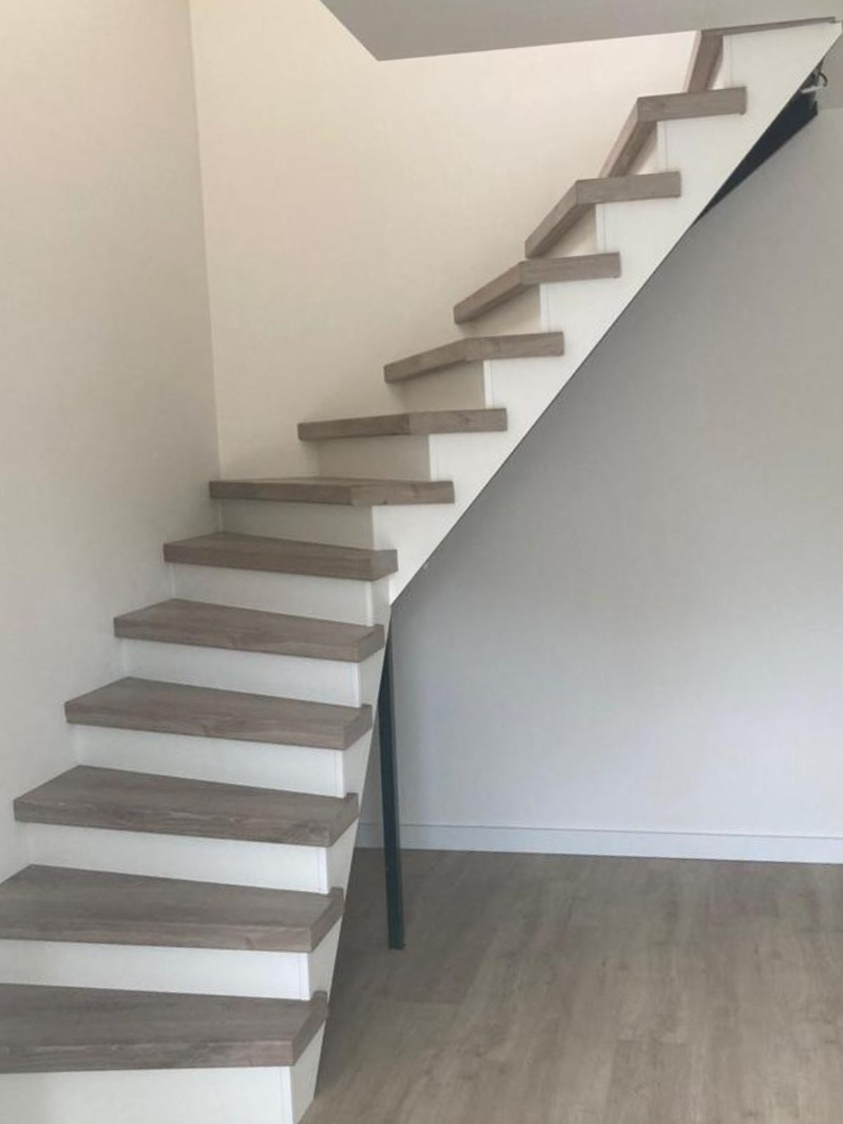 Dichte trap met traprenovatie